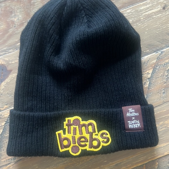 Tim Biebs - Fanny Pack, Reusable Tote and toque - Picture 5 of 8